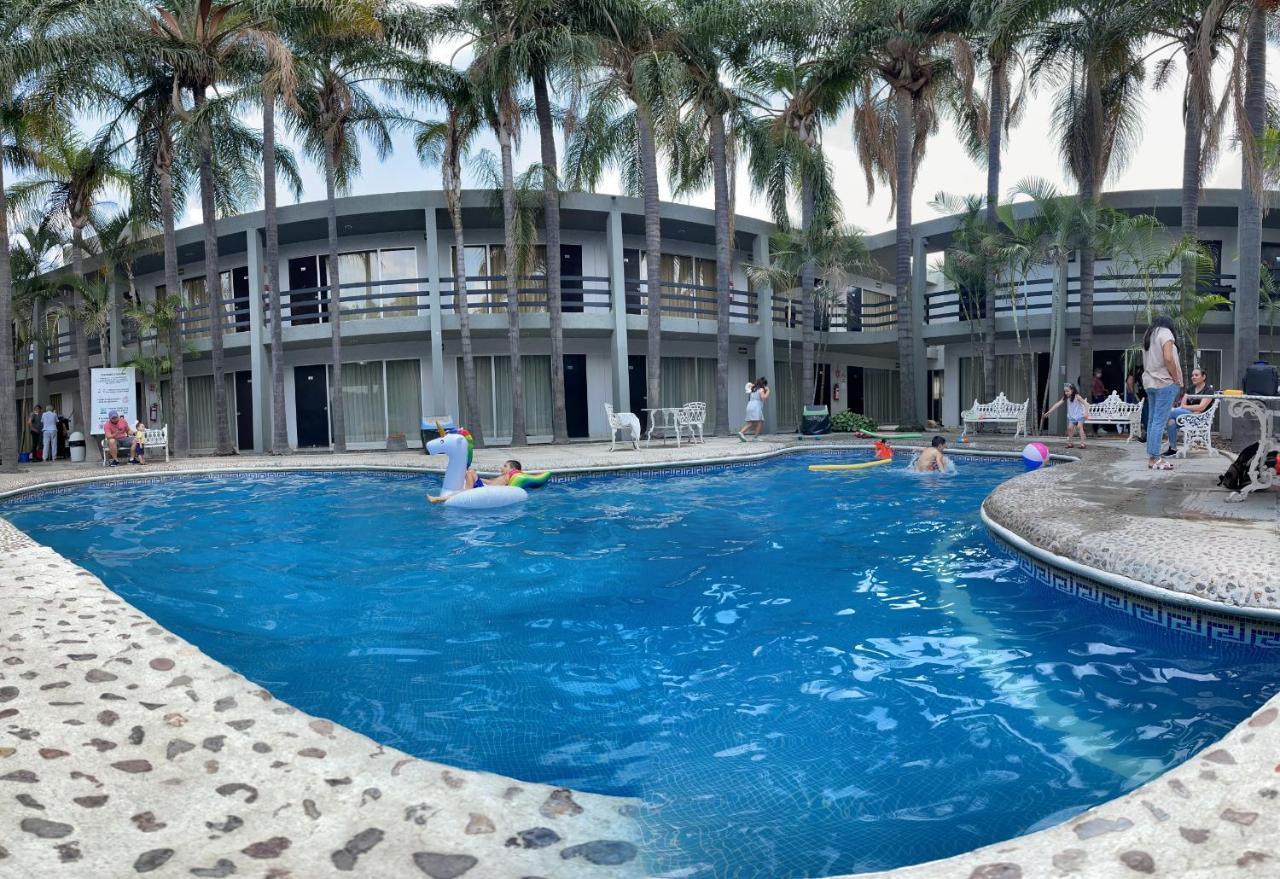 Hotel Suites Del Real Zapopan Zewnętrze zdjęcie
