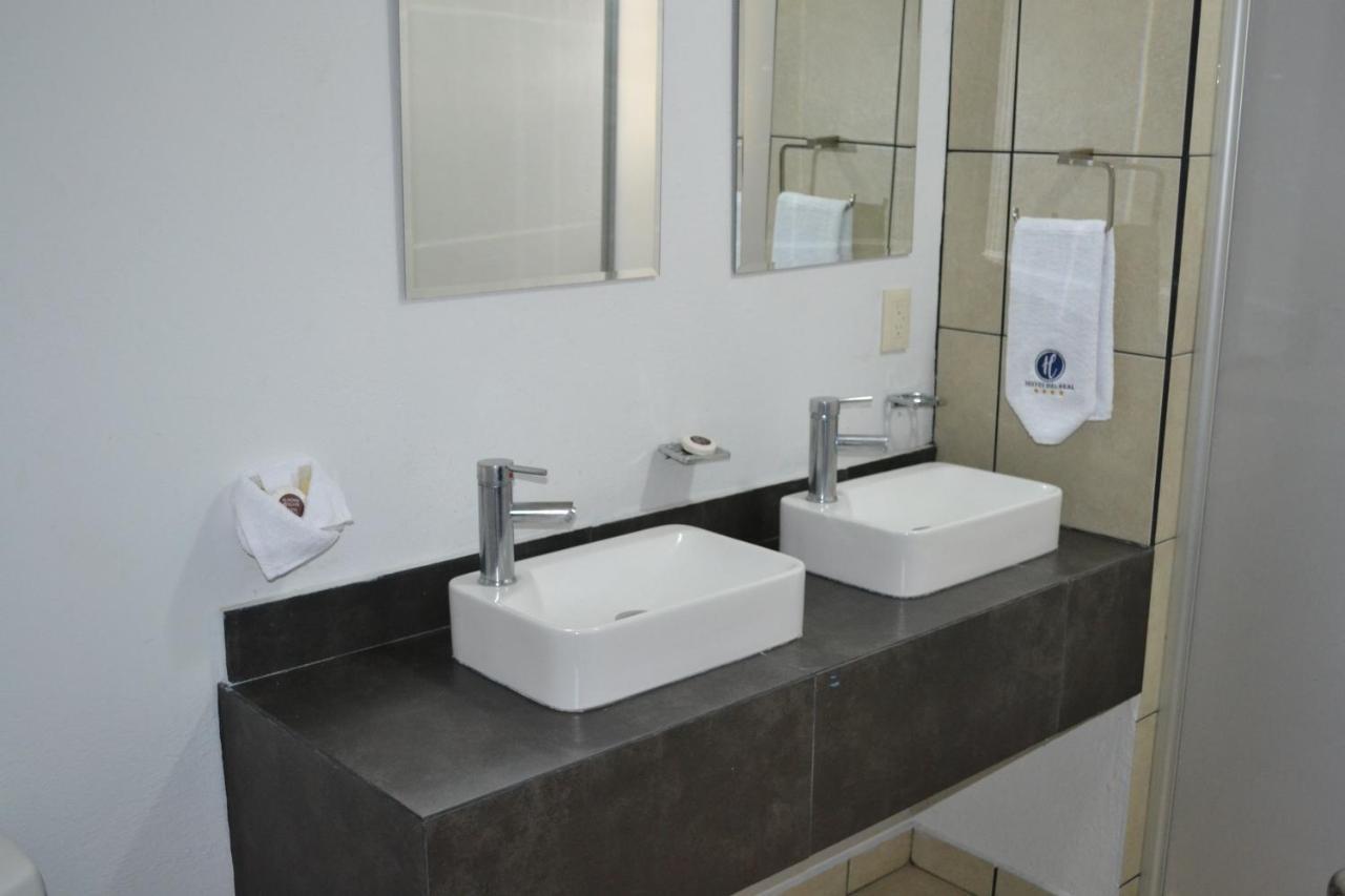 Hotel Suites Del Real Zapopan Zewnętrze zdjęcie