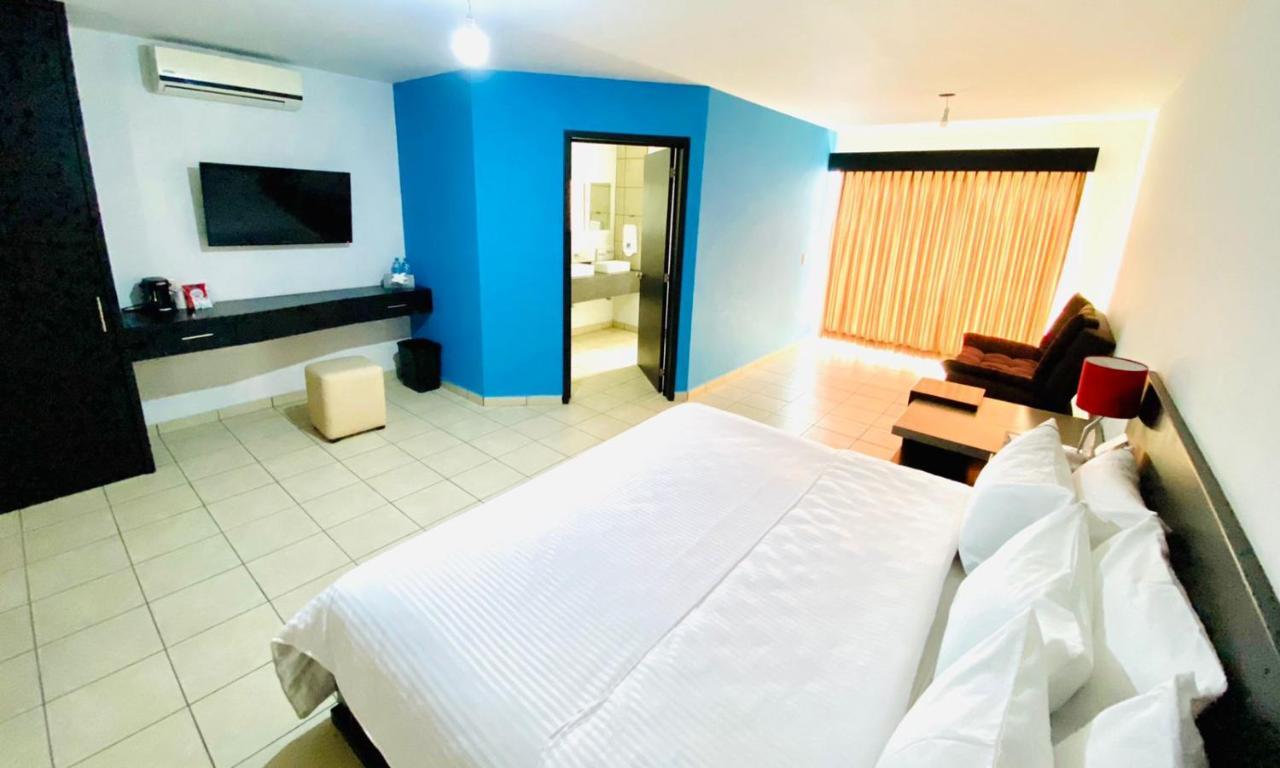 Hotel Suites Del Real Zapopan Zewnętrze zdjęcie